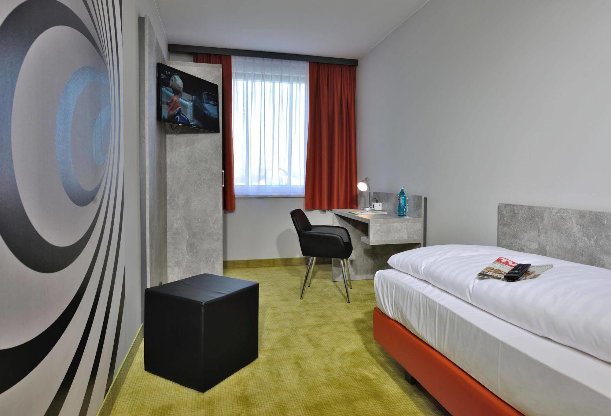 Sleepysleepy Hotel Giessen Linden  Εξωτερικό φωτογραφία